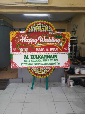 Papan Bunga di Kreo Selatan
